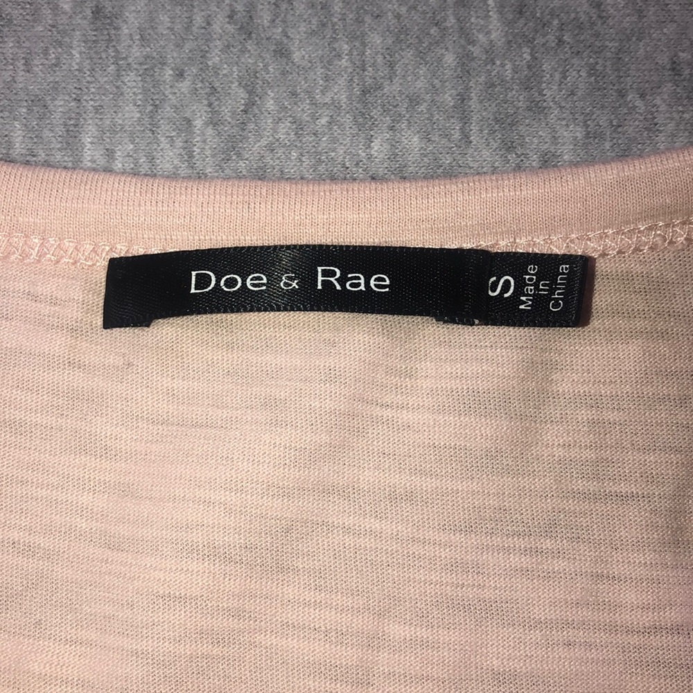 ~NWOT~ Doe & Rae Pink Lace Sleeveless Top - Picture 2 of 6